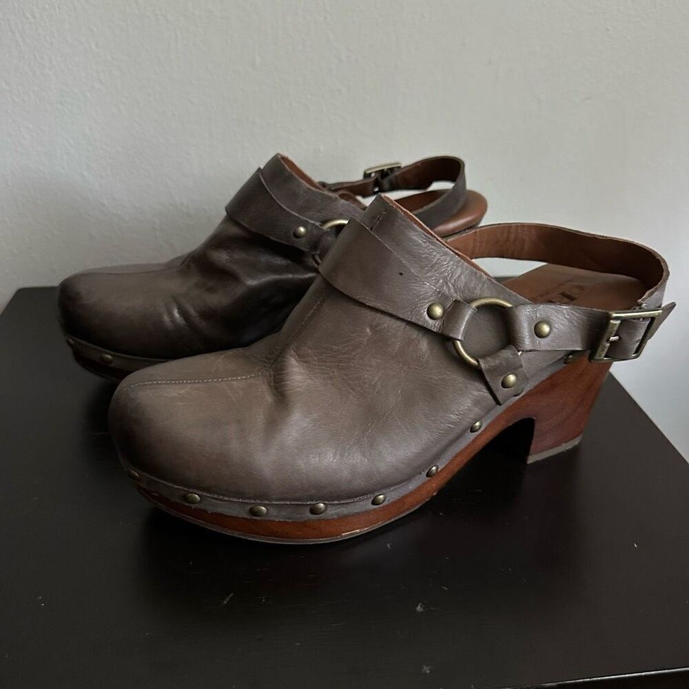 Korks‎ Deba Clog Kork-Ease Taupe Leather Slingback Buckle Clog Mule size 10 / 42